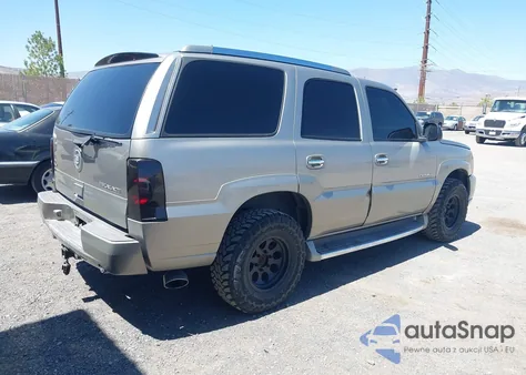 2002 Cadillac Escalade Standard z USA, uszkodzony, nr VIN 1GYEK63N32R139025